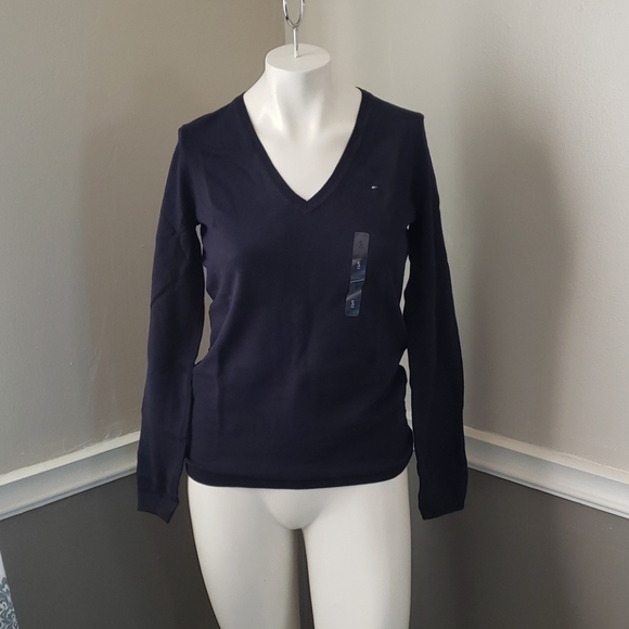 Tommy Hilfiger Sweaters - Tommy Hilfiger v neck long sleeve shirt
